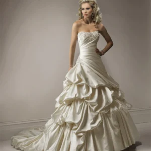 Divine by Maggie Sottero Size 2 Ivory